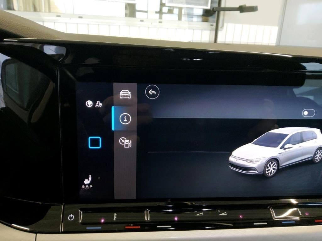 Volkswagen Golf VIII 1.5 TSI Life foto 14