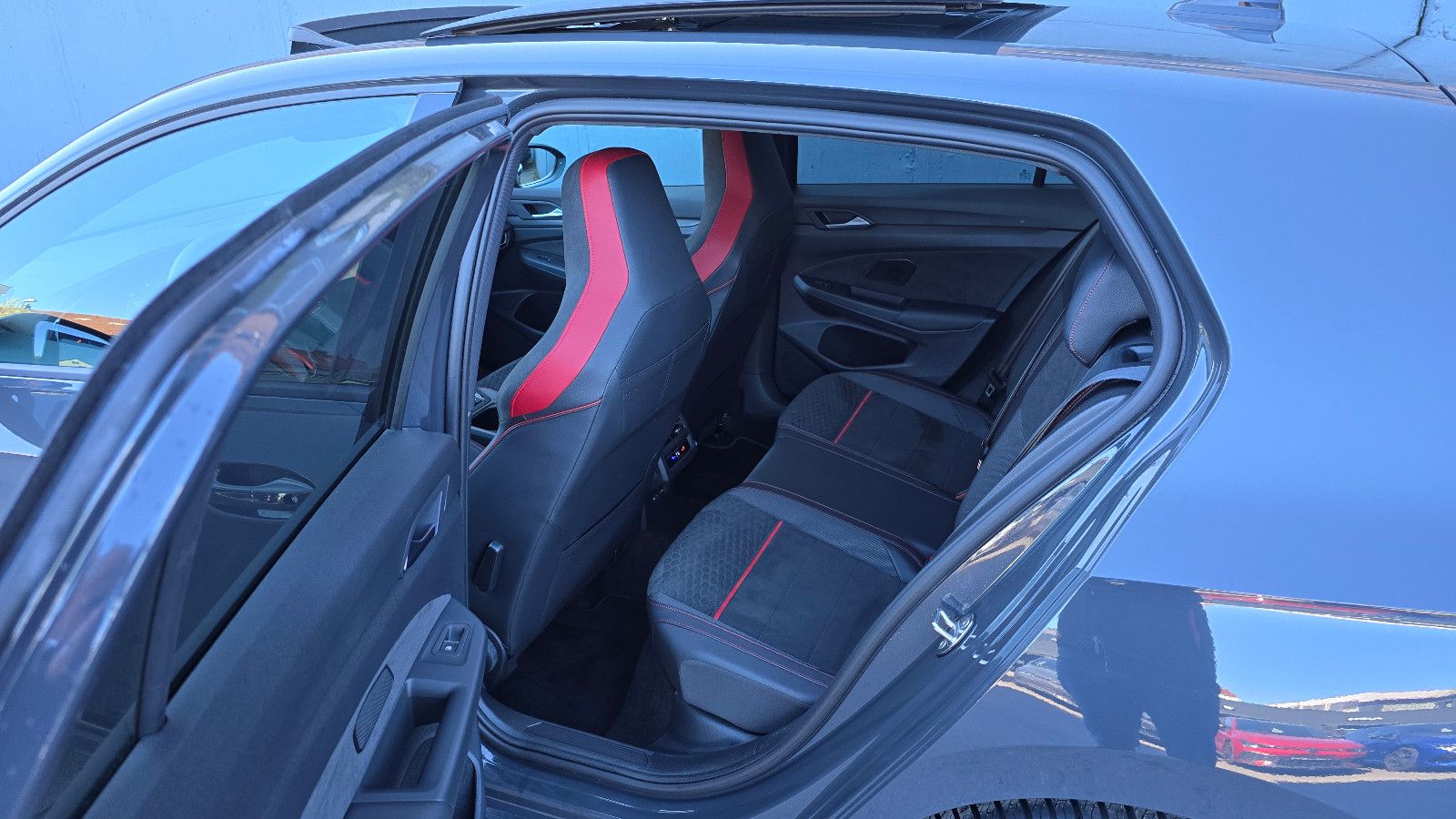 Volkswagen Golf 8 GTI Clubsport DSG Pano/Black/Matrix/H&K foto 8