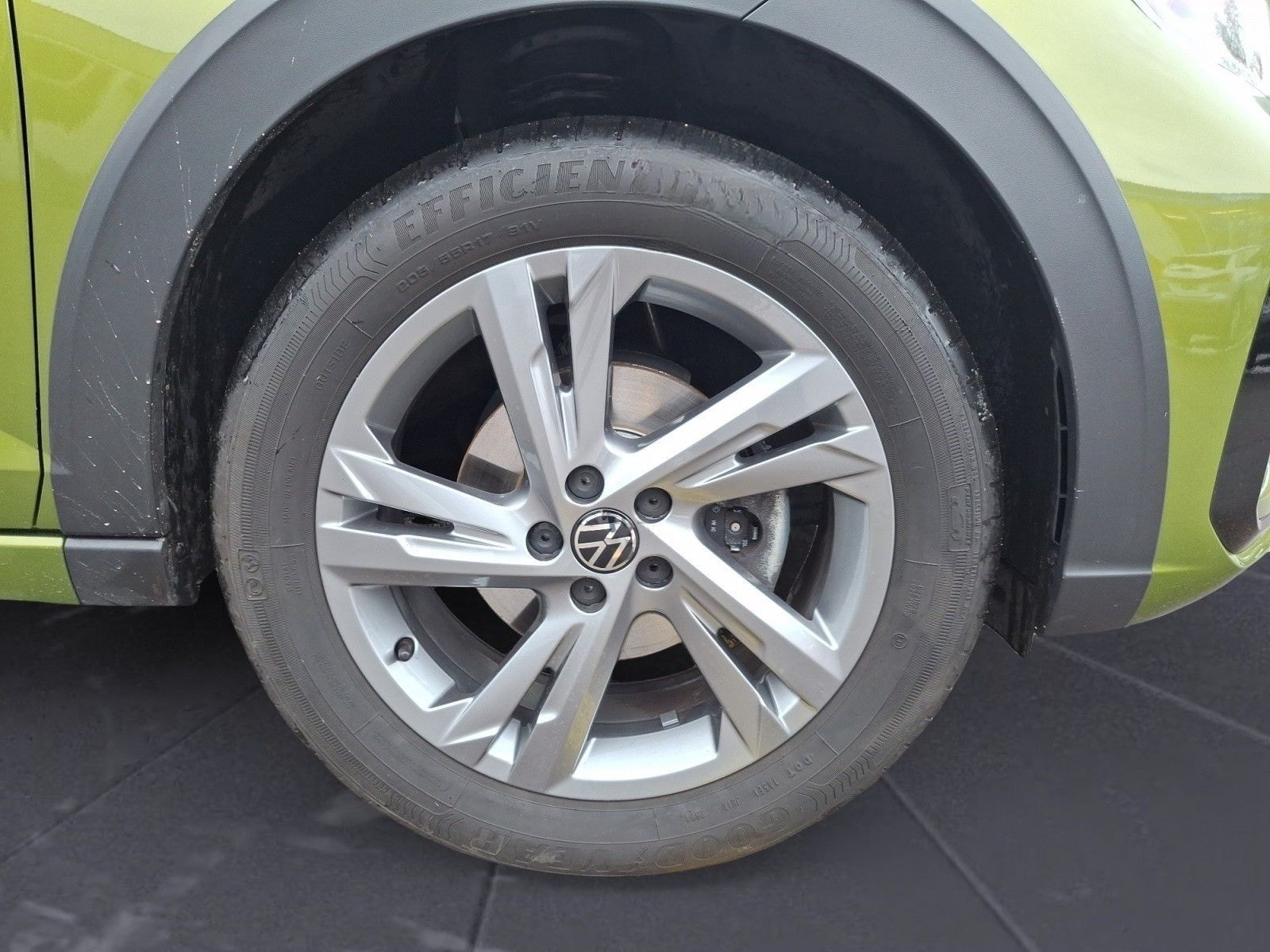 Volkswagen Taigo 1.5 TSI DSG R-Line foto 12