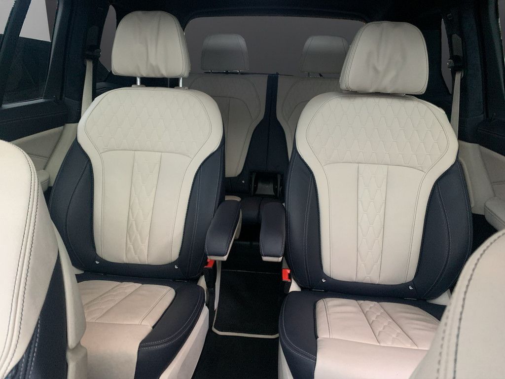 BMW X7 M50i xDrive LASER NAVI HUD PANO STANDH 360° foto 6