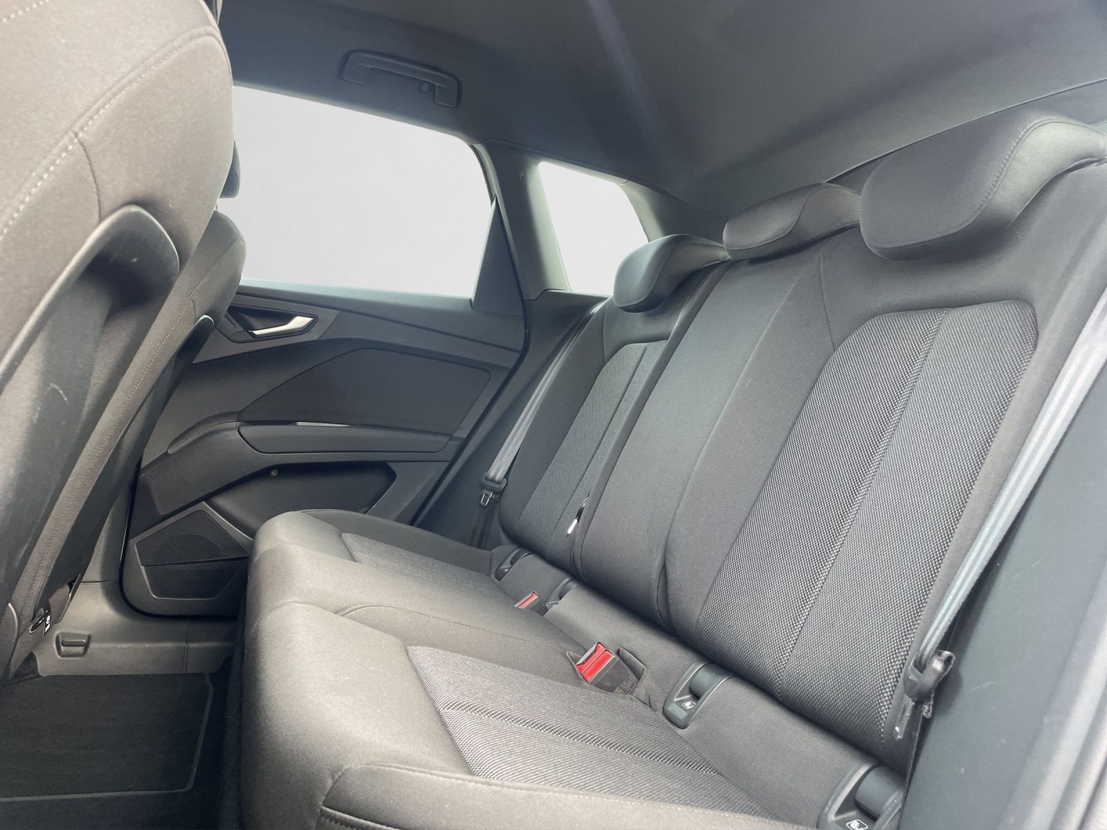 Audi Q4 e-tron 35 e-tron 125 kW SITZHZG PDC CONNECT foto 11