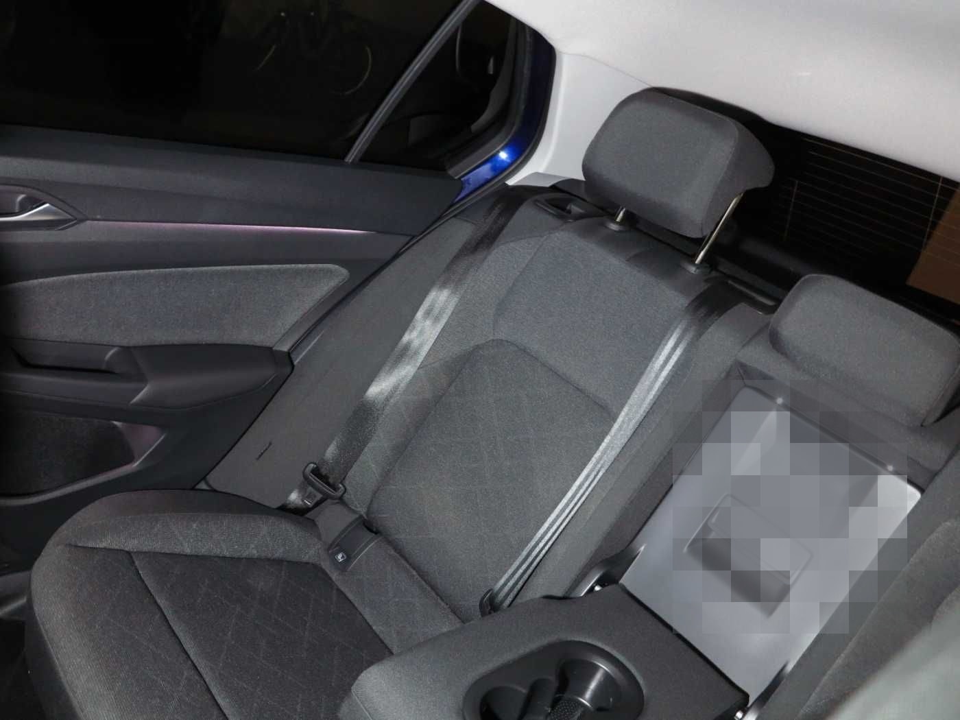 Volkswagen Golf VIII 2.0 TDI SCR DSG7 Life Navi ACC DAB foto 18