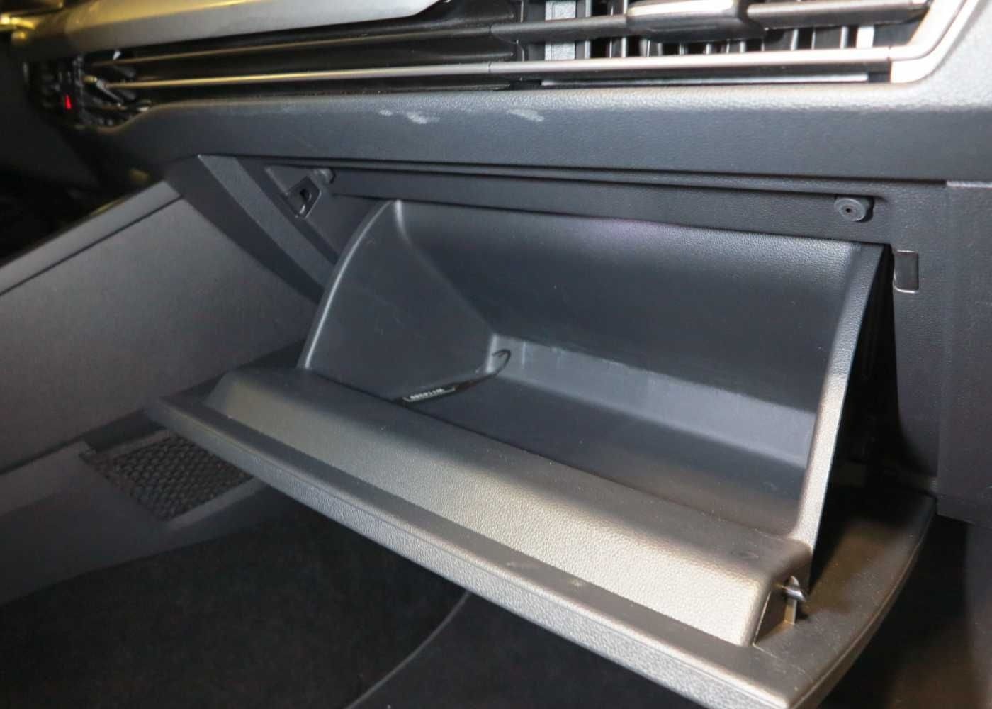 Volkswagen Golf VIII 2.0 TDI SCR DSG7 Life Navi ACC DAB foto 25