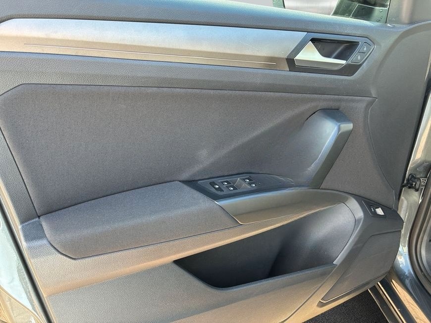 Volkswagen T-Roc Style 1.5 TSI Pano Kamera Navi foto 15