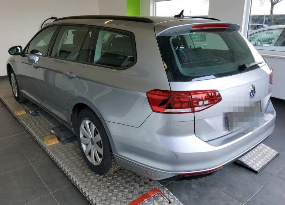 Volkswagen Passat Variant 1.5 TSI RFK*LED*Navi*DAB*SHZ foto 3