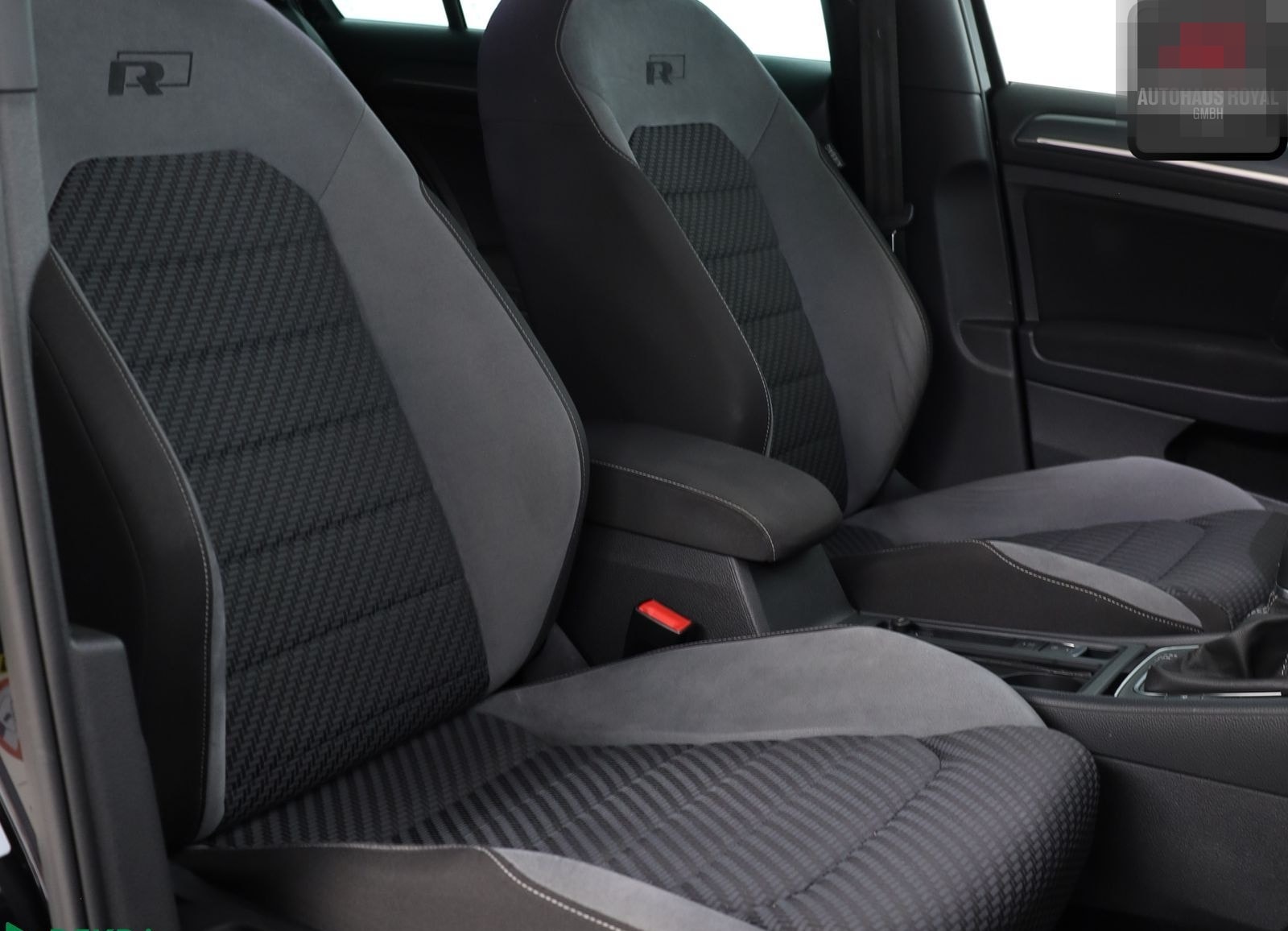 Volkswagen Golf VII 1.5 TSI R LINE PANORAMA,1.HAND,AMBIENTE foto 11