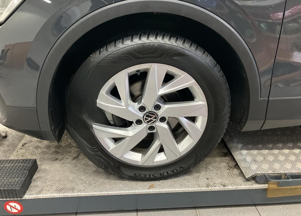 Volkswagen Tiguan TSI Life LED CarPlay ACC PDC SH 18" foto 6