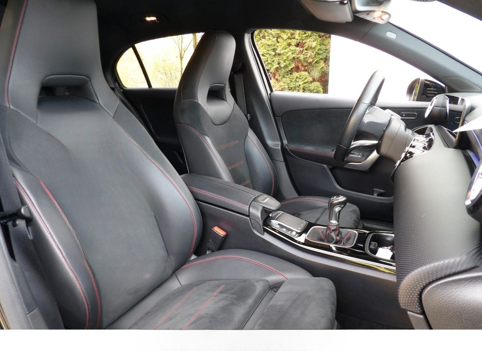 Mercedes-Benz A200 AMG Line Sportsitze Navi MBUX 19Zoll foto 7