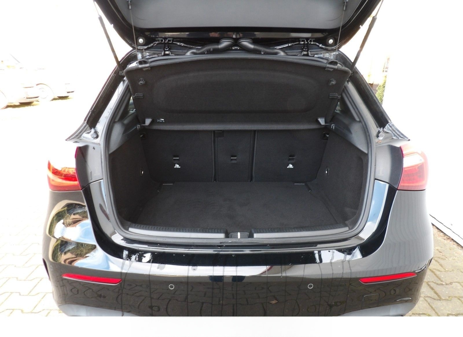 Mercedes-Benz A200 AMG Line Sportsitze Navi MBUX 19Zoll foto 10