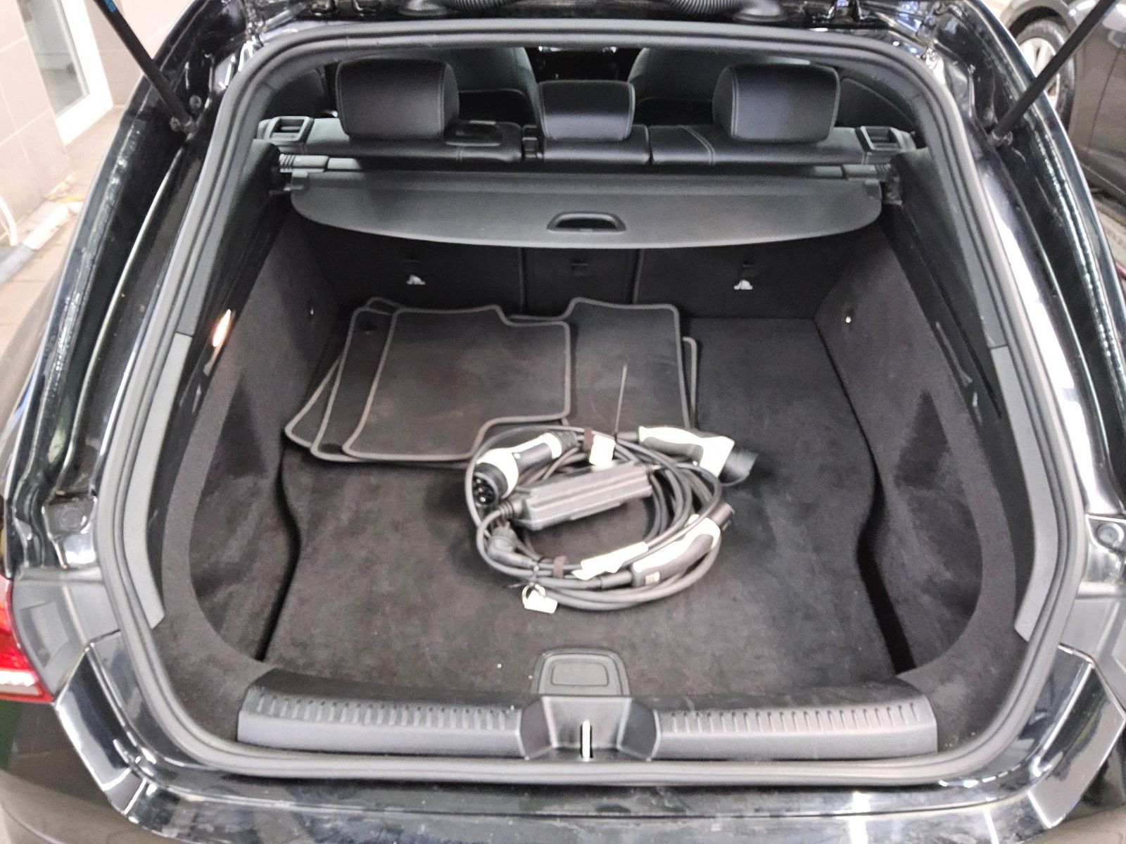 Mercedes-Benz CLA 250 Shooting Brake e Progressive Navi MB-LED foto 12