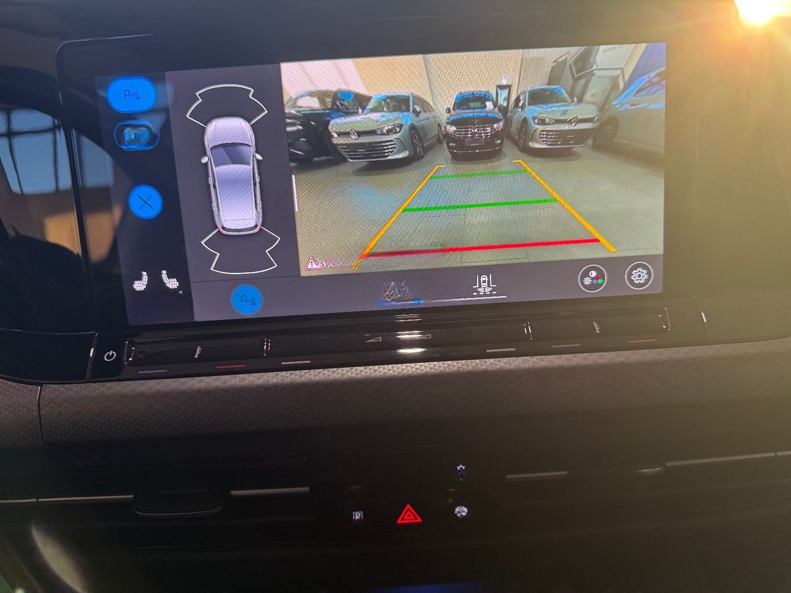 Volkswagen Golf VIII 2.0 TDI DSG AID/HUD/MATRIX/PANO/AHK foto 13