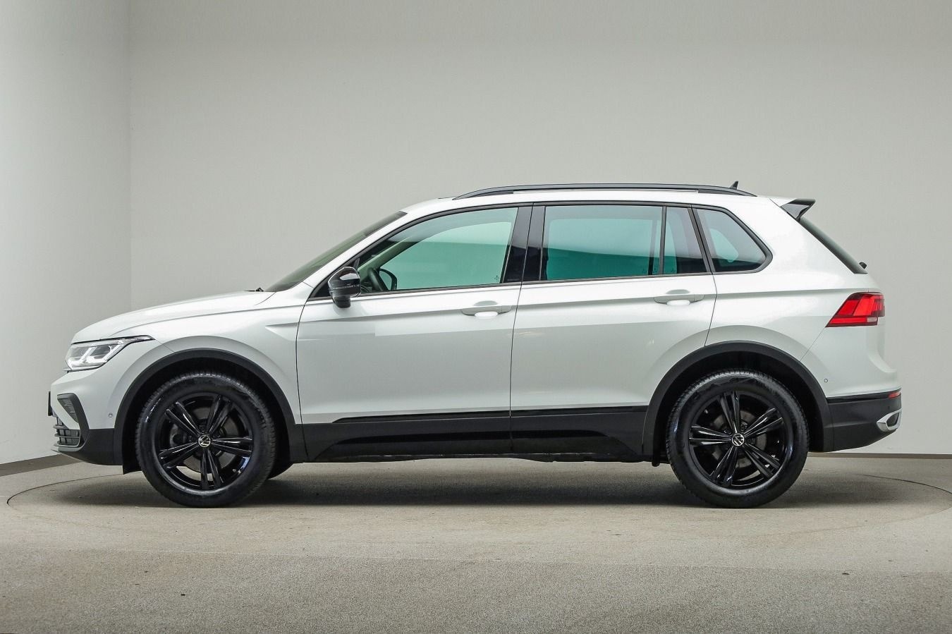 Volkswagen Tiguan 2.0 TDI 4M URBAN SPORT, MATRIX, PANO, AHK foto 4