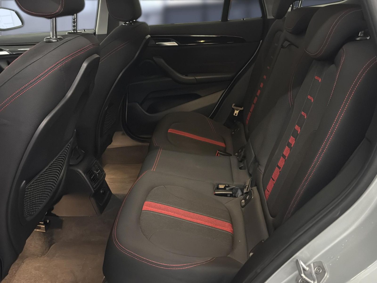 BMW X1 sDrive 20 i Sport Line/ unfallfrei/ AHK foto 21