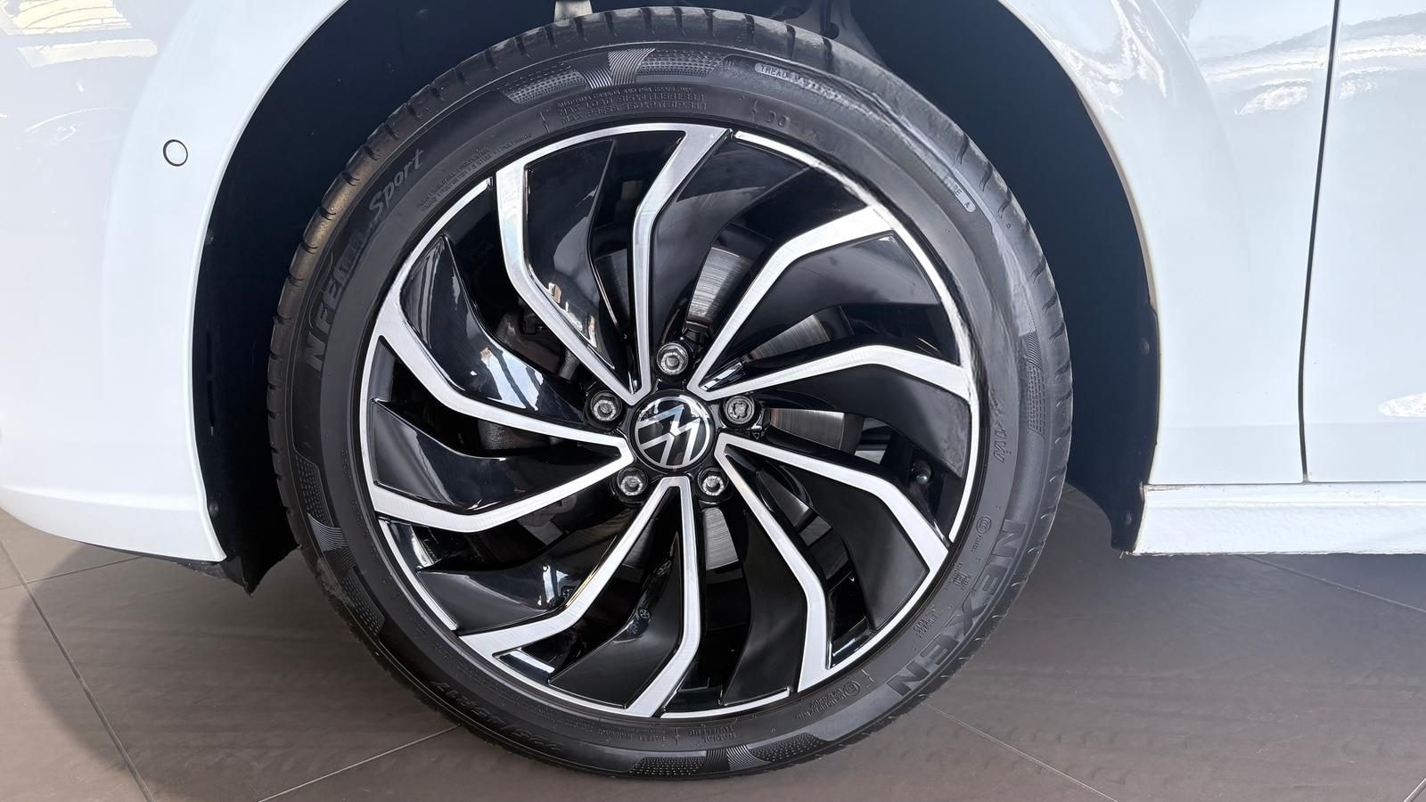 Volkswagen Golf Life 1.5 eTSI CarPlay/ACC/LED/Voll-Assisten foto 4