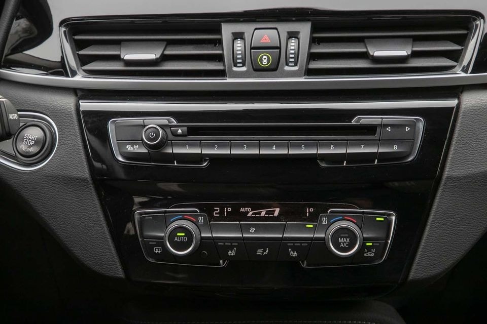 BMW X1 xDrive20i A Sport Line Autom Navi LED Sitzhzg foto 14