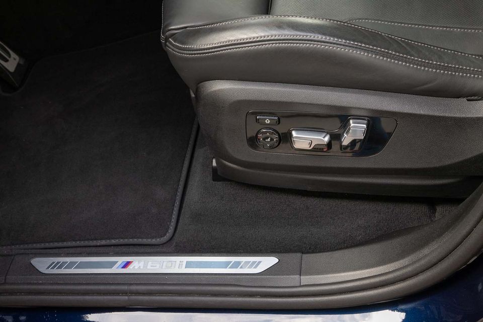 BMW X7 M60i xDrive HeadUp SkyLounge B&W AHK 6Sitzer foto 12