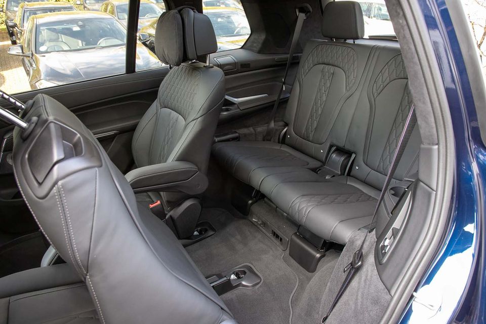 BMW X7 M60i xDrive HeadUp SkyLounge B&W AHK 6Sitzer foto 8