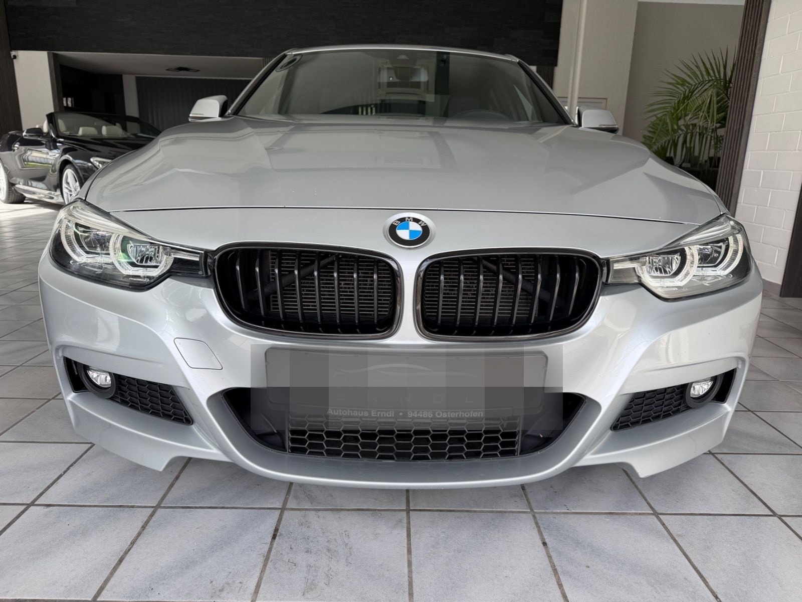 BMW 318d *M-PAKET*SHADOWLINE*LED*VOLLLEDER*SHZ foto 2