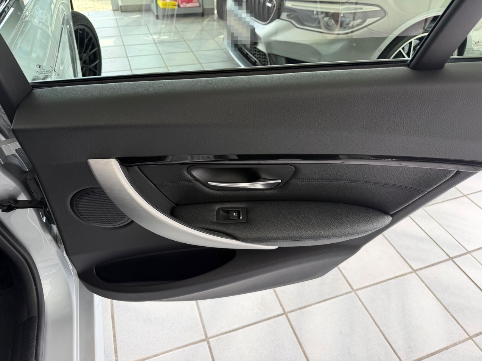 BMW 318d *M-PAKET*SHADOWLINE*LED*VOLLLEDER*SHZ foto 19