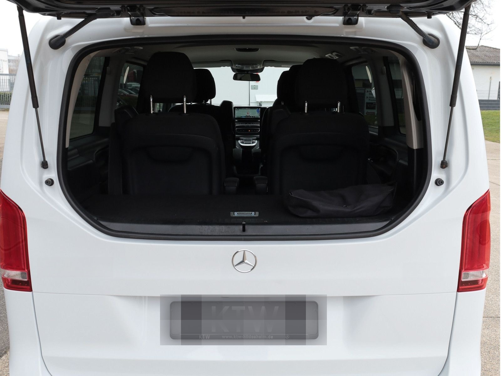 Mercedes-Benz EQV 300 lang,6Sitze,2 el.Schiebetür,Airmatic,LED foto 9