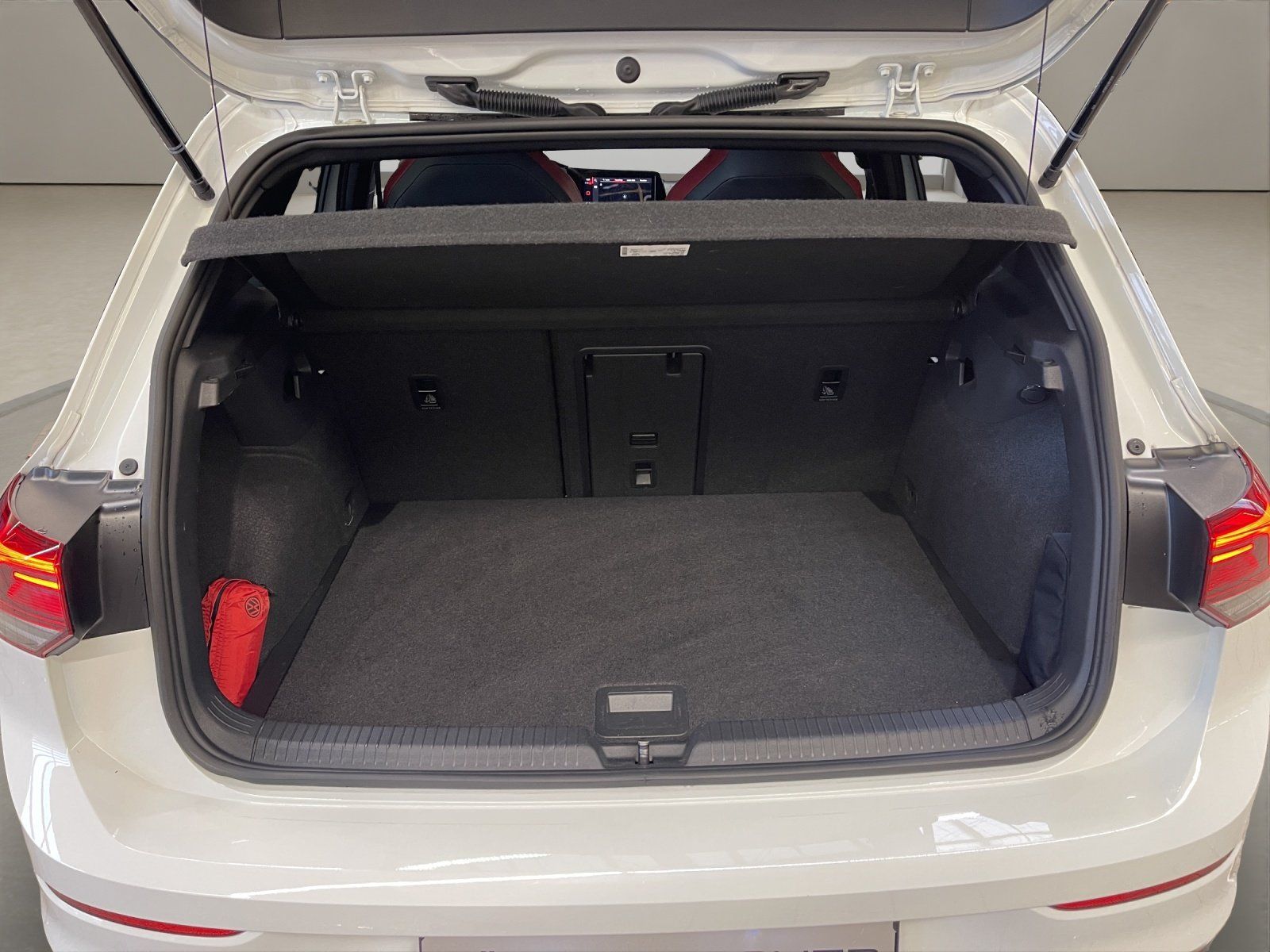 Volkswagen Golf VIII 2.0 TSI GTI Clubsport ACC AUT Kam. LED foto 17