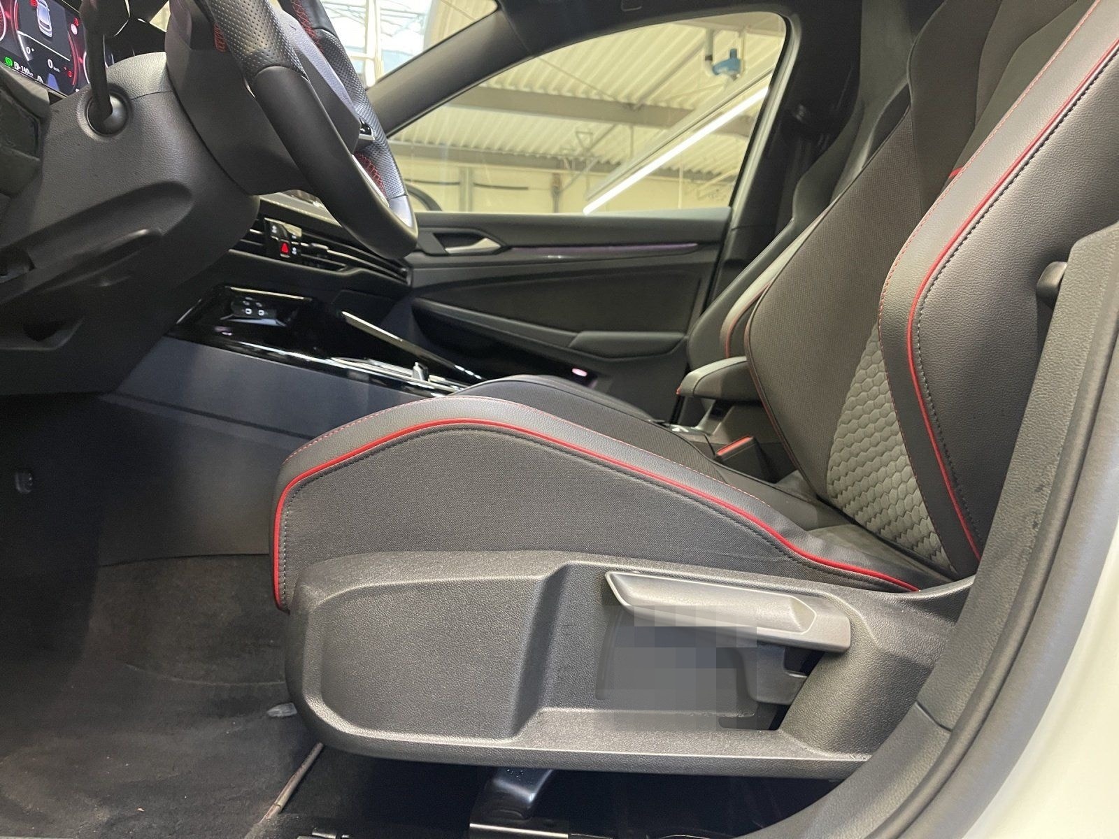 Volkswagen Golf VIII 2.0 TSI GTI Clubsport ACC AUT Kam. LED foto 10