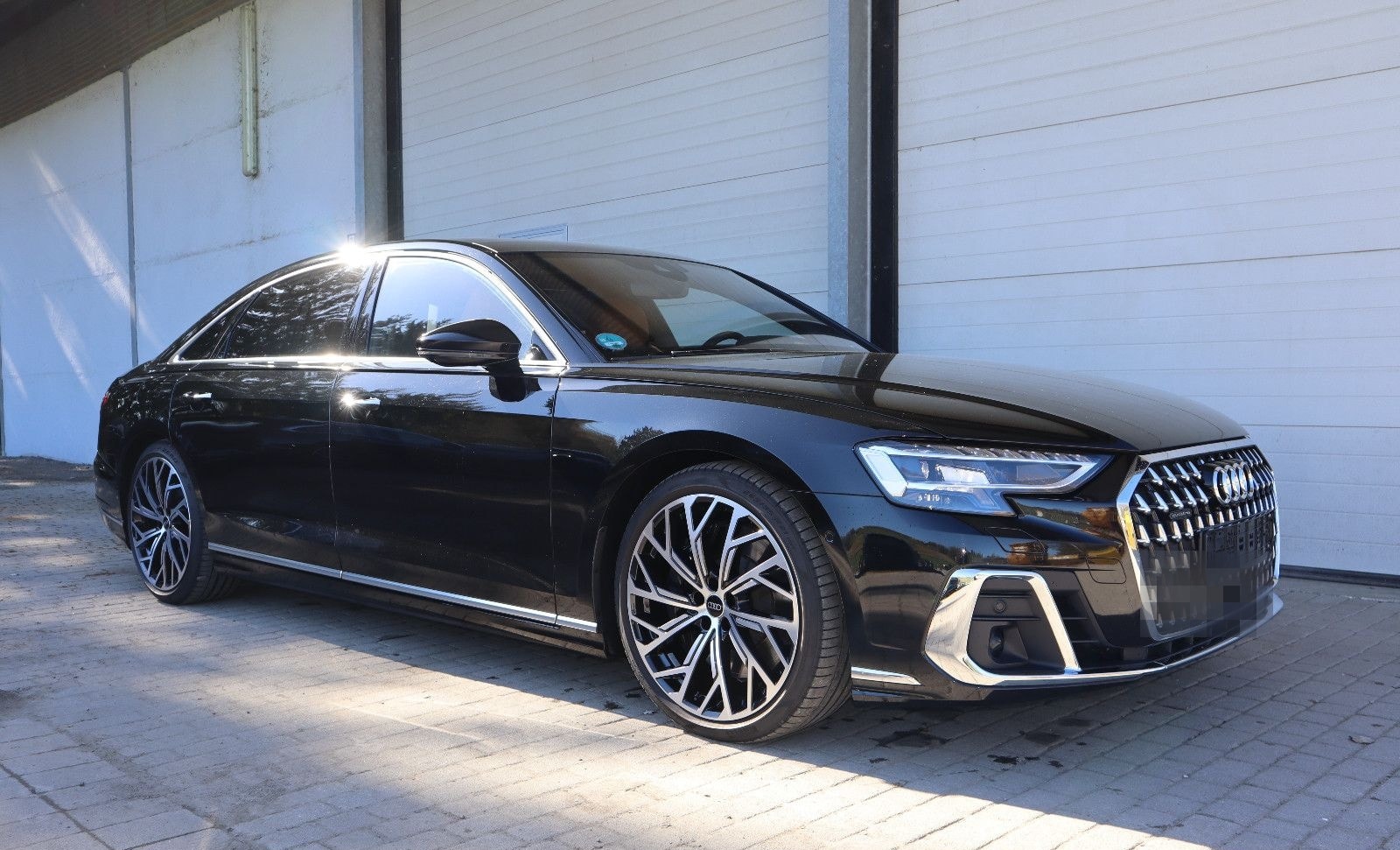 Audi A8L 60 TFSI V8 lang exclusive / *SCHWARZ-COGNAC* foto 2