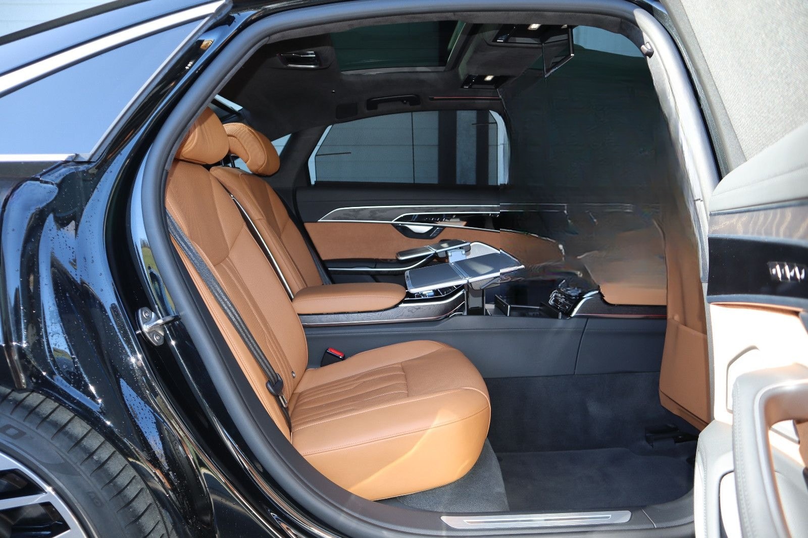 Audi A8L 60 TFSI V8 lang exclusive / *SCHWARZ-COGNAC* foto 20