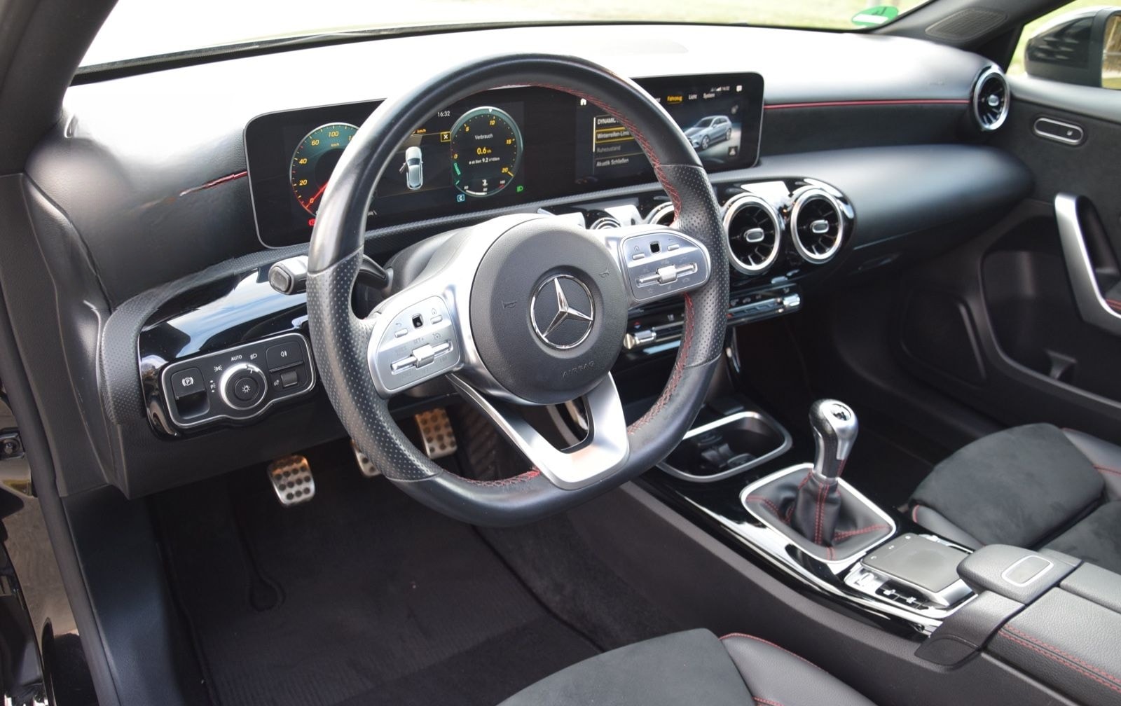 Mercedes-Benz A 200 AMG LINE/PANO/SPURAS./SONNENDACH foto 19