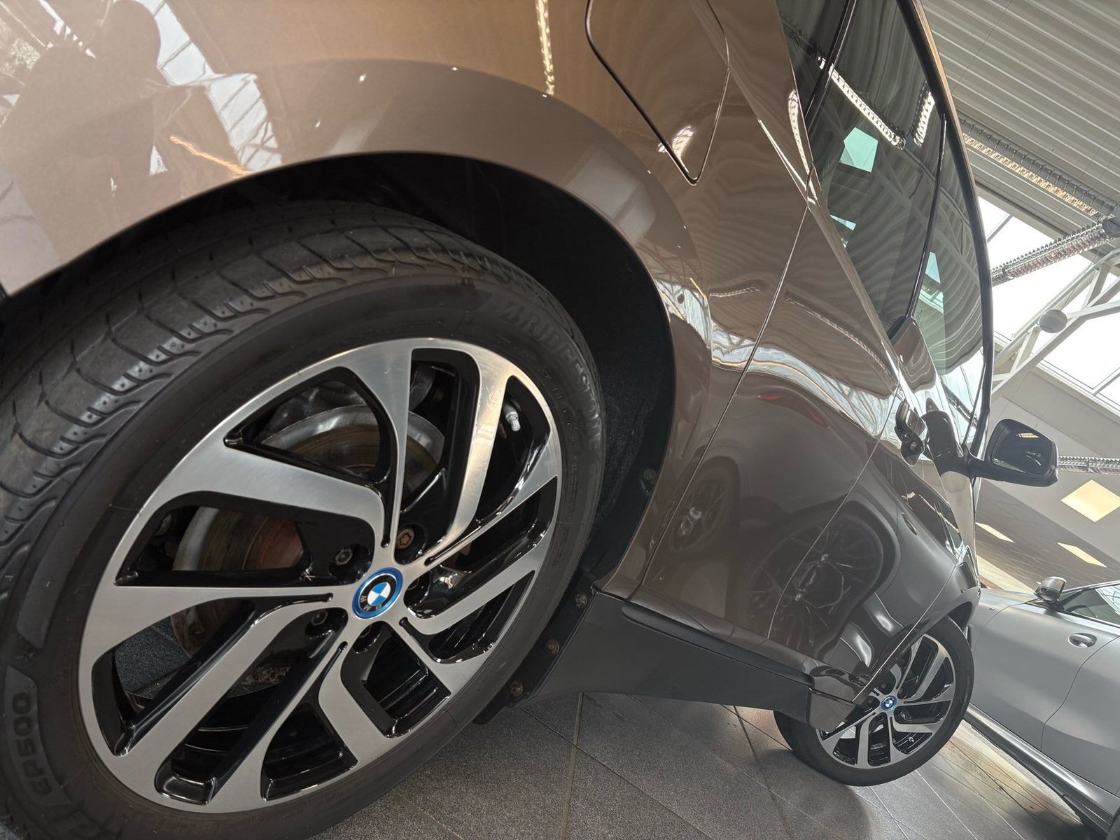 BMW i3 DA+ PA RFK H/K AdapLED PDC Navi Prof. 19" LMR foto 3