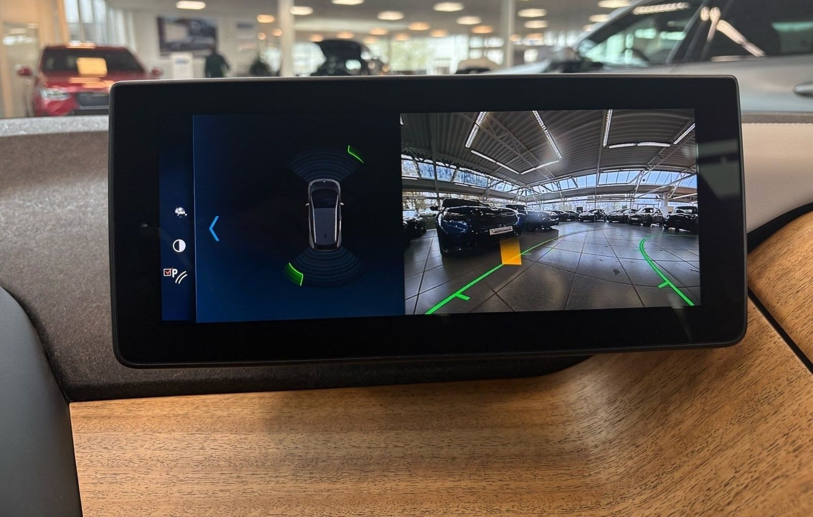 BMW i3 DA+ PA RFK H/K AdapLED PDC Navi Prof. 19" LMR foto 7