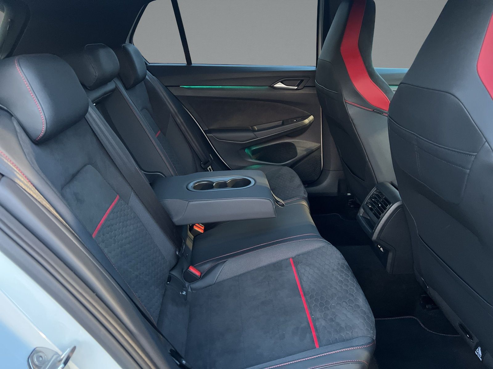 Volkswagen Golf VIII GTI Clubsport 2.0 TSI DSG+MATRIX+HUD foto 12