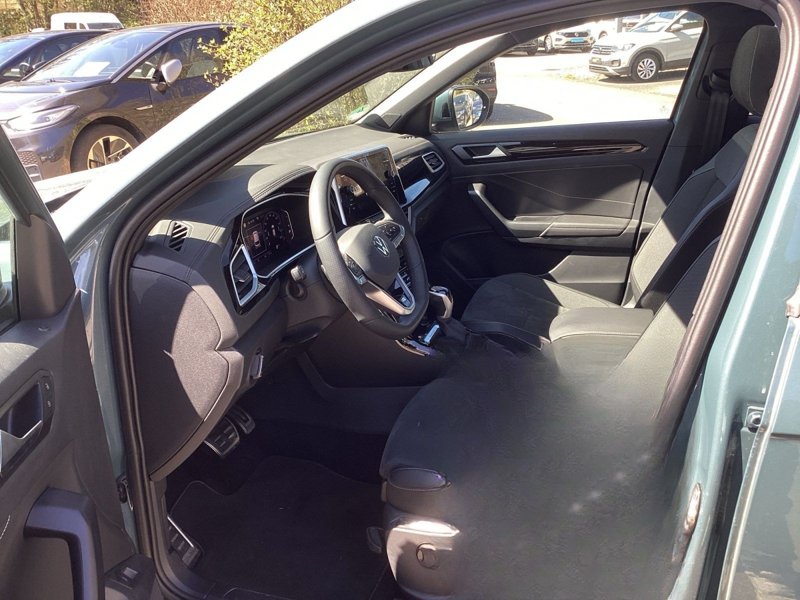 Volkswagen T-Roc 2.0TSI R-Line 4M DSG Pano Naiv LED Kamera foto 5