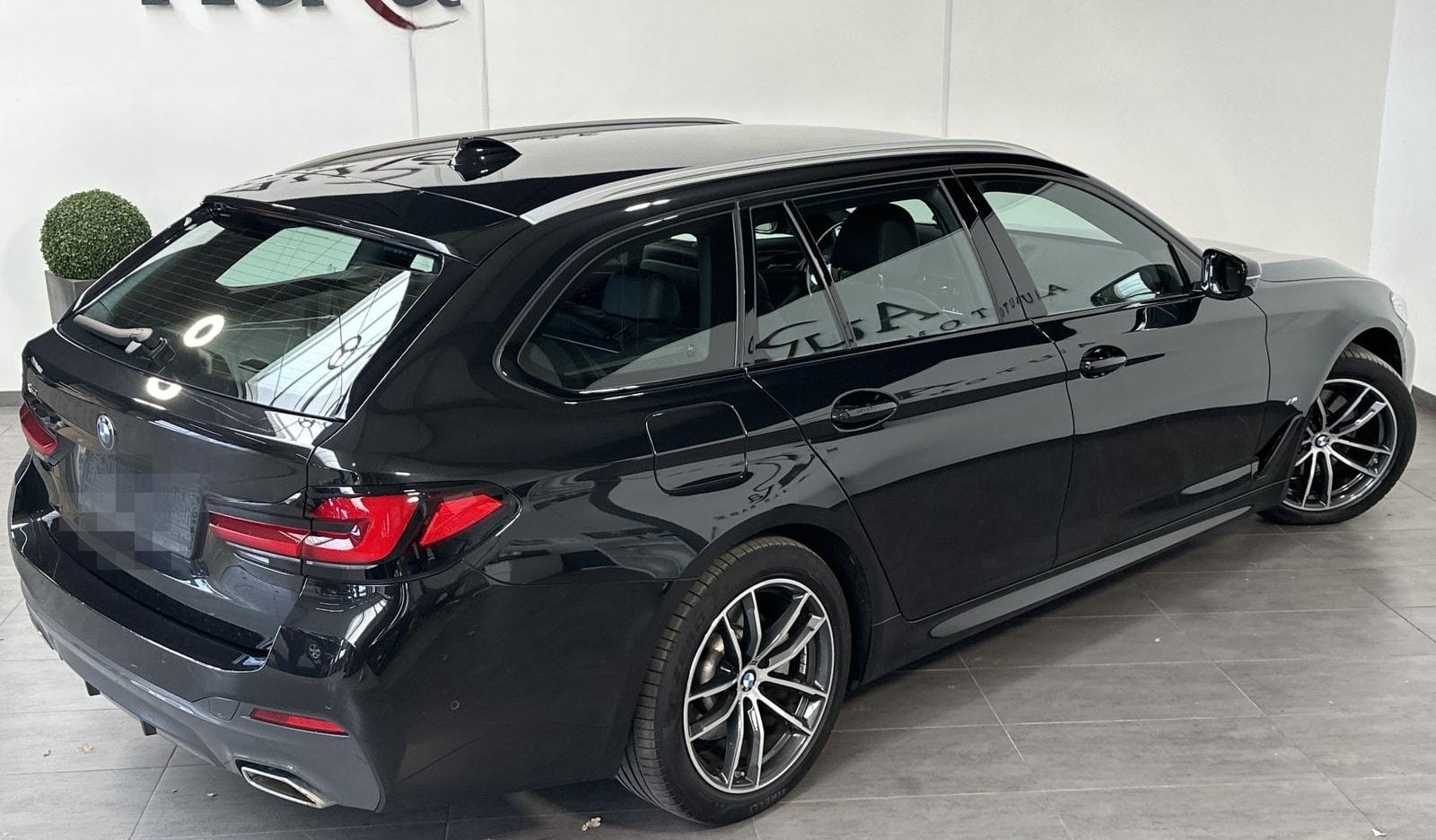 BMW 520d Touring xDrive M-Sport NAV+LED+ACC+HIFI+DDC foto 5