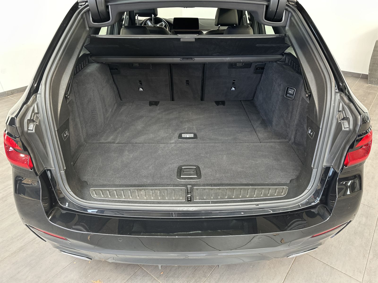 BMW 520d Touring xDrive M-Sport NAV+LED+ACC+HIFI+DDC foto 6