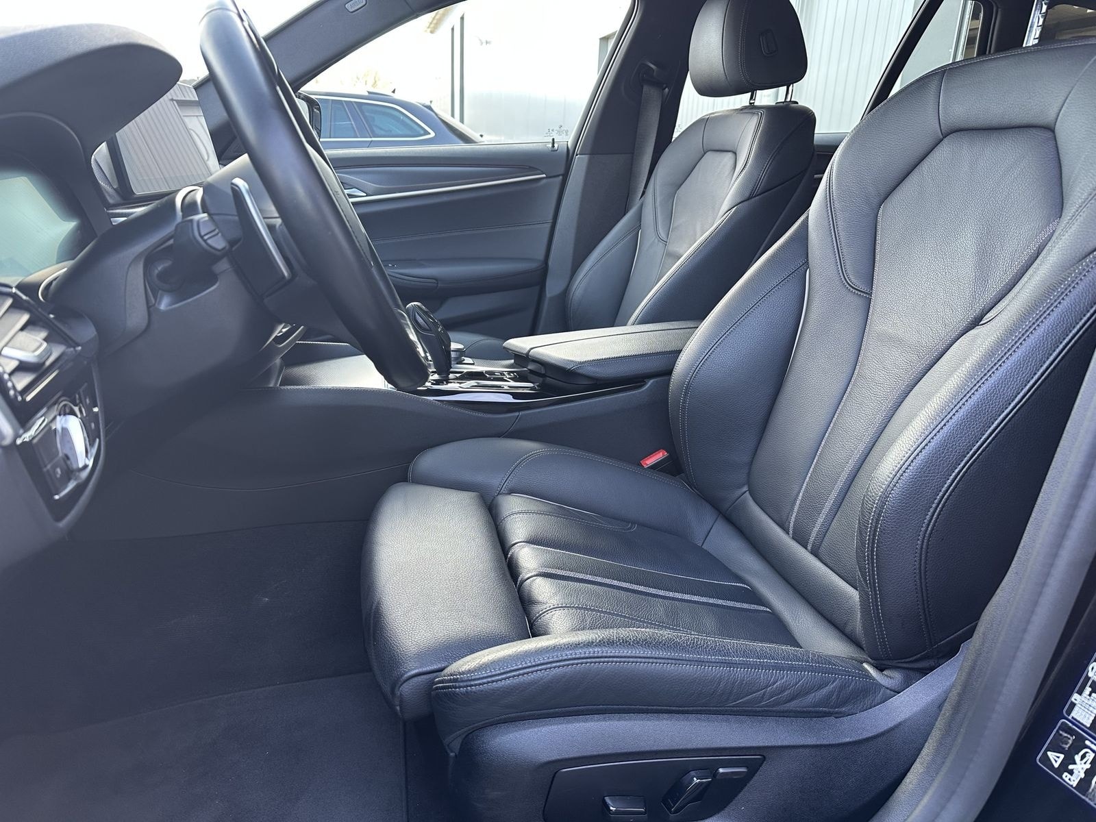 BMW 520d Touring xDrive M-Sport NAV+LED+ACC+HIFI+DDC foto 9