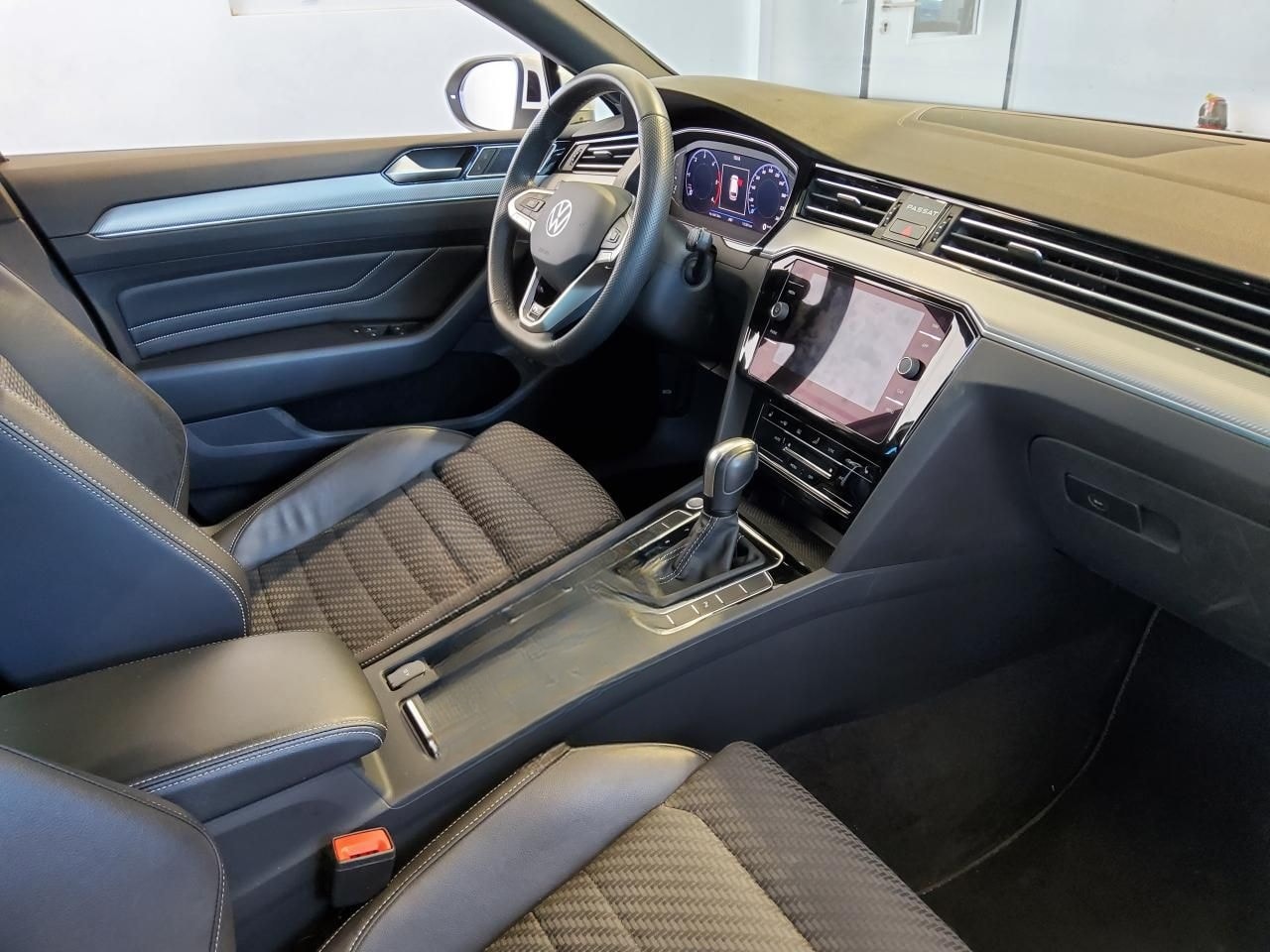Volkswagen Passat Variant 2.0 TDI DSG Business  AHK Navi LE foto 5