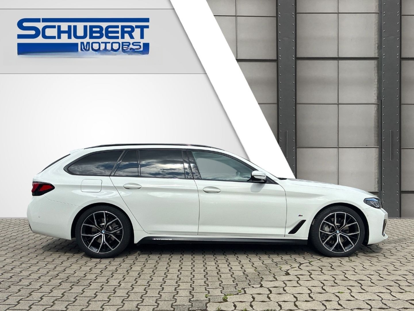 BMW 530 i Touring M-SPORT LASER HUD HIFI KOMFZGNG RF foto 4