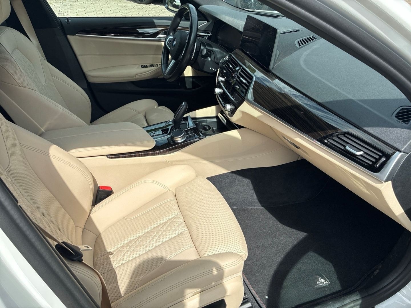 BMW 530 i Touring M-SPORT LASER HUD HIFI KOMFZGNG RF foto 7