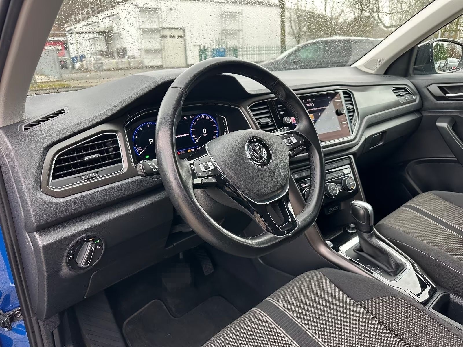 Volkswagen T-Roc 1,5 R-Line 1.HAND Virt KEY 19" ACC CarPlay foto 16