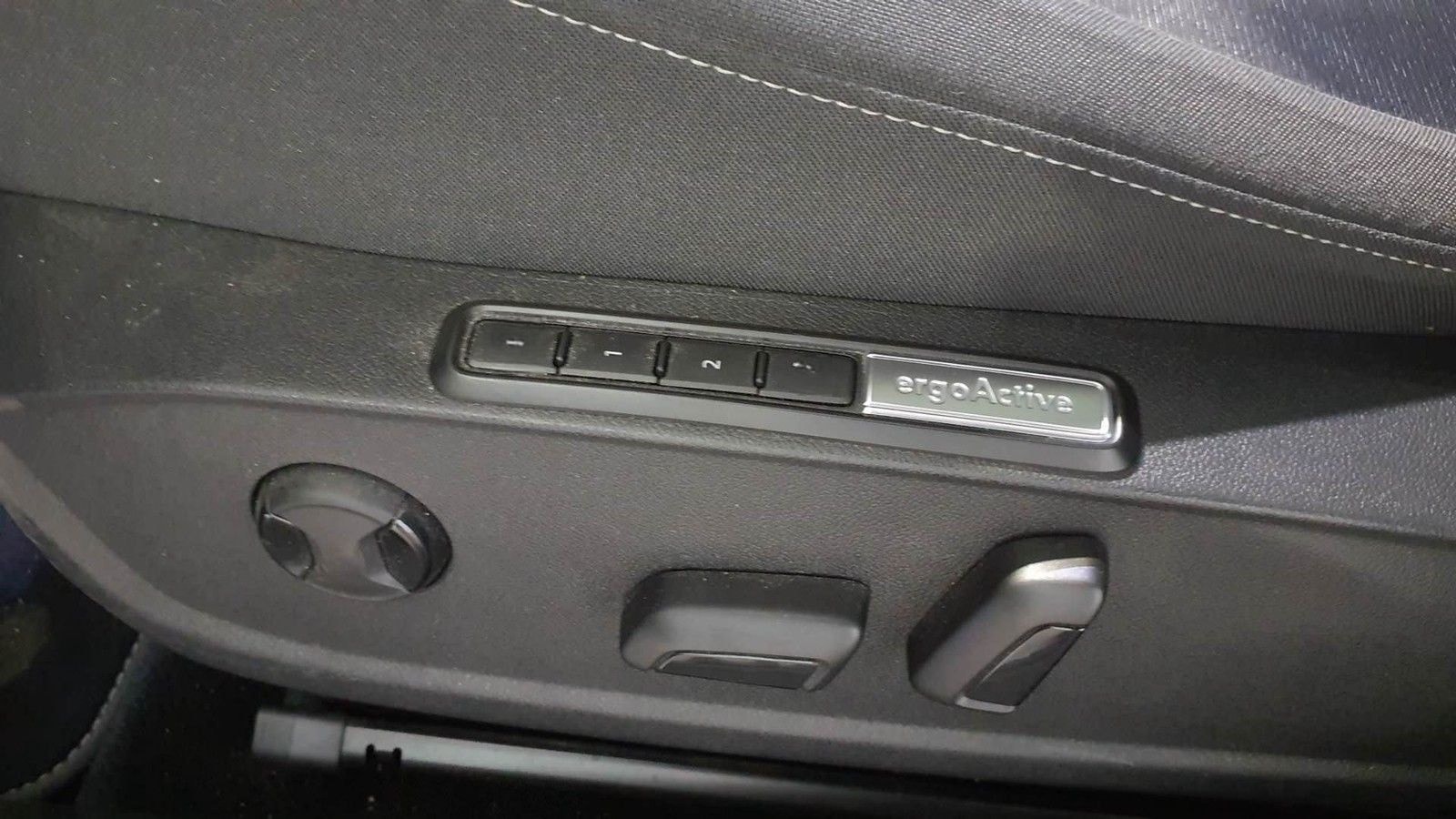 Volkswagen Golf VIII Variant Life eTSI NAVI/LED/AHK/PANO/AC foto 10