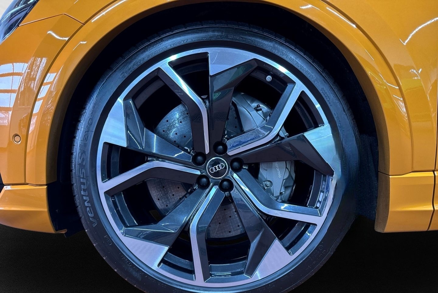 Audi RSQ8 qu tiptro 360°+AHK+HuD+Keramik+Pano+Sthz foto 6