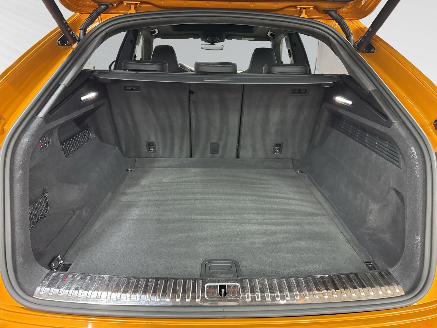 Audi RSQ8 qu tiptro 360°+AHK+HuD+Keramik+Pano+Sthz foto 8