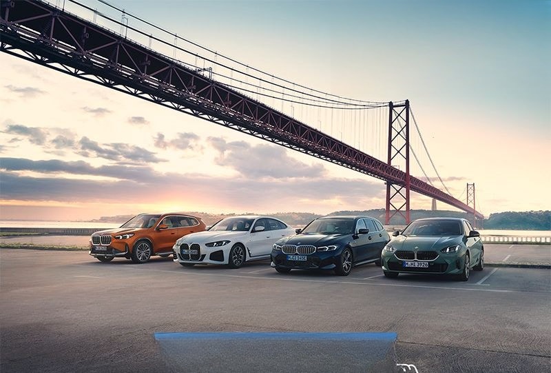 BMW 330i Tour. M Sport Curved HiFi Kamera Ambilight foto 2