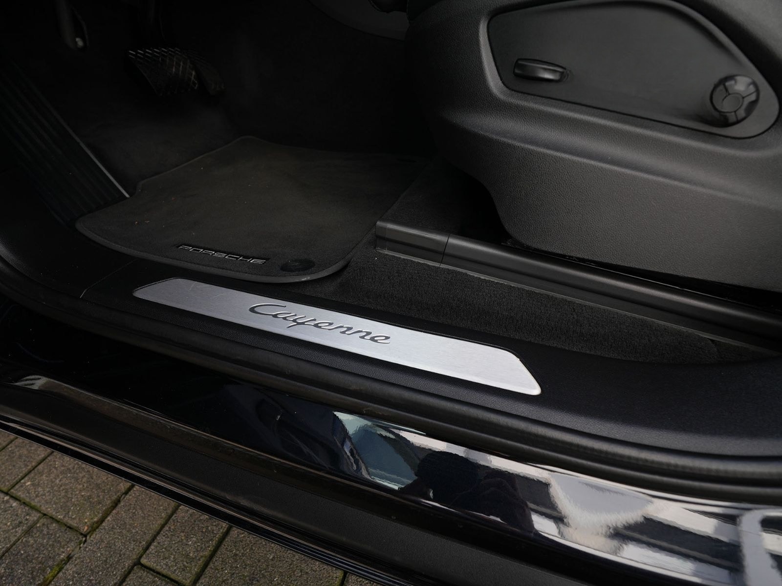 Porsche E-Hybrid Coupé SPORTDESIGN-PAKET-SPORTABGAS.-22" foto 19