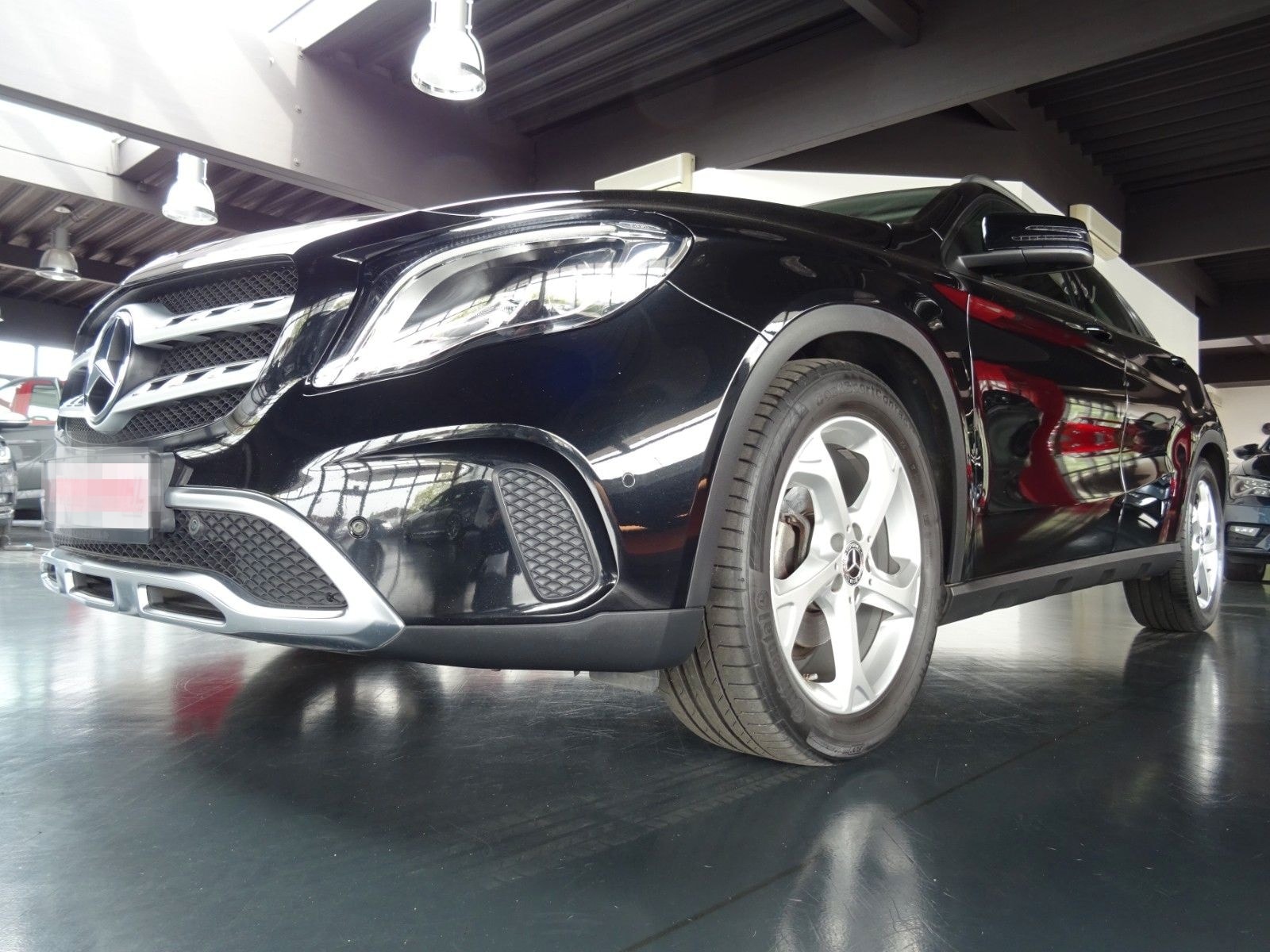 Mercedes-Benz GLA 200 Urban/ Autom./ Navi/ LED/ PDC/ AHK/ Pano foto 1