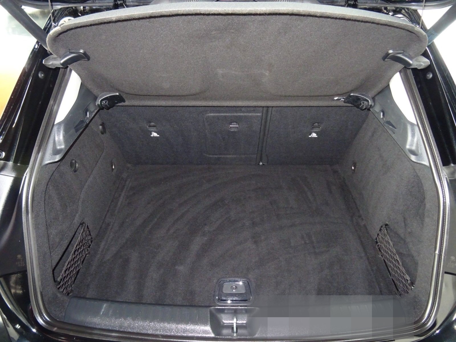 Mercedes-Benz GLA 200 Urban/ Autom./ Navi/ LED/ PDC/ AHK/ Pano foto 14