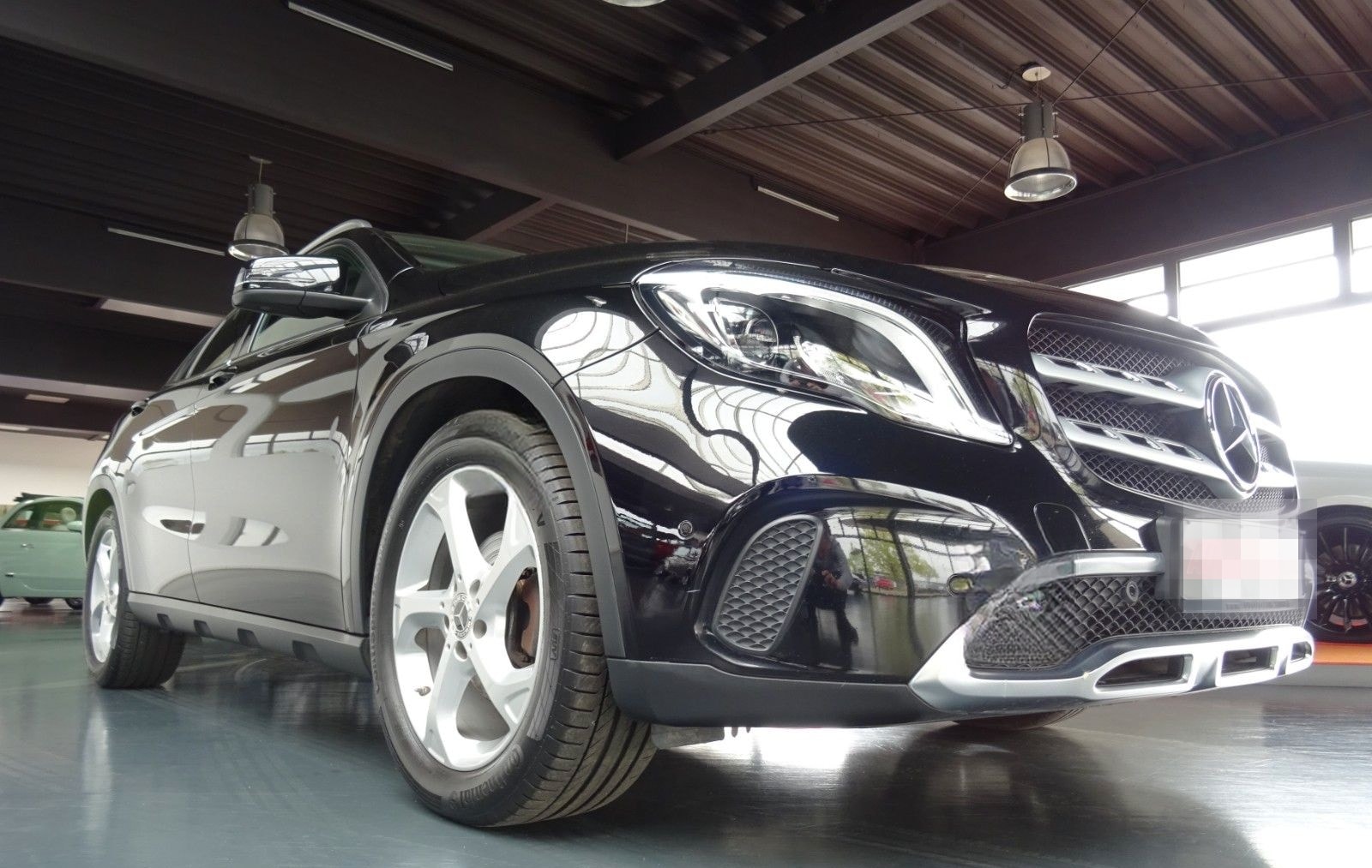 Mercedes-Benz GLA 200 Urban/ Autom./ Navi/ LED/ PDC/ AHK/ Pano foto 7