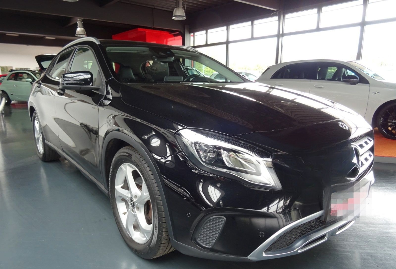 Mercedes-Benz GLA 200 Urban/ Autom./ Navi/ LED/ PDC/ AHK/ Pano foto 8