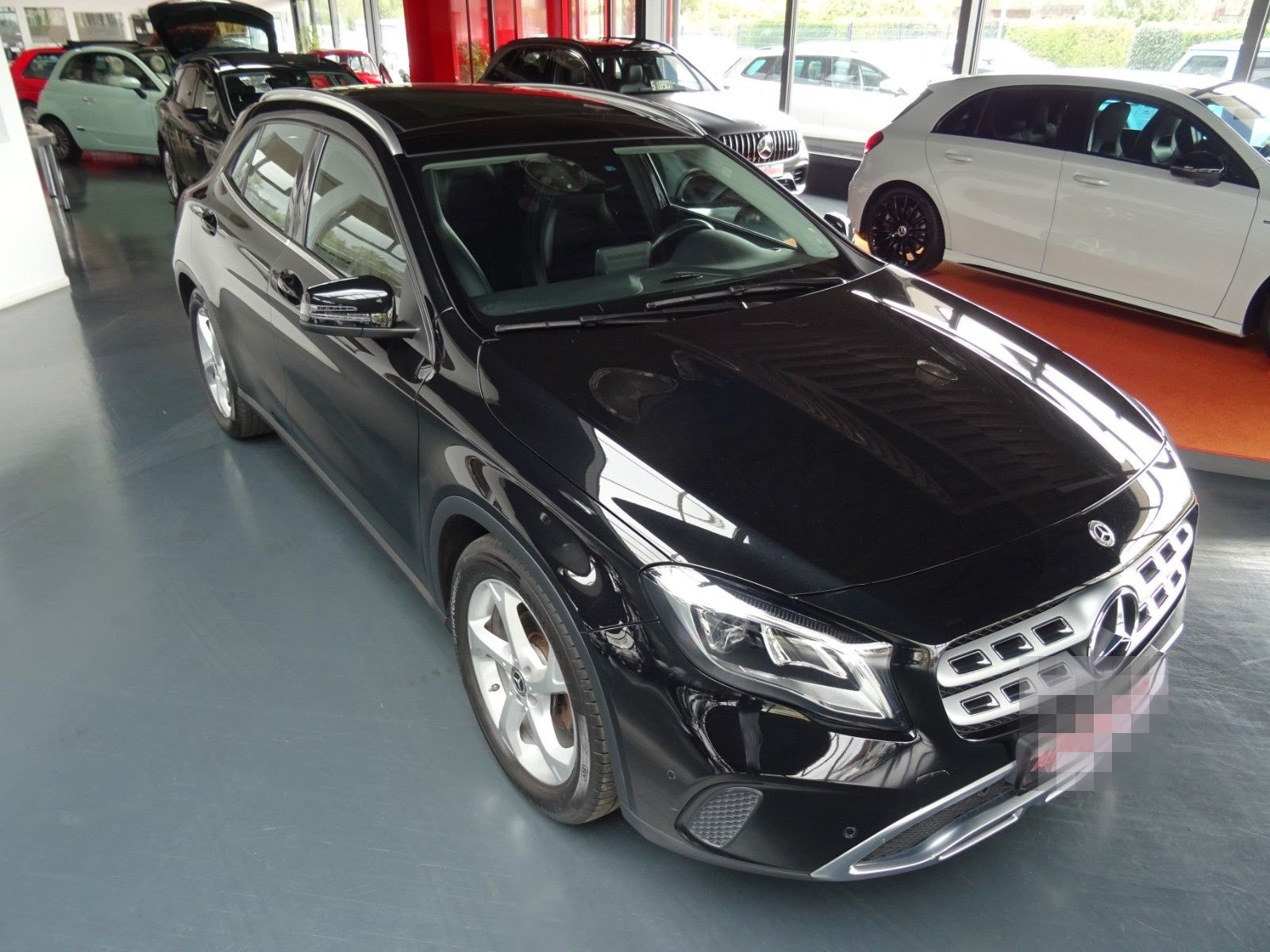 Mercedes-Benz GLA 200 Urban/ Autom./ Navi/ LED/ PDC/ AHK/ Pano foto 9